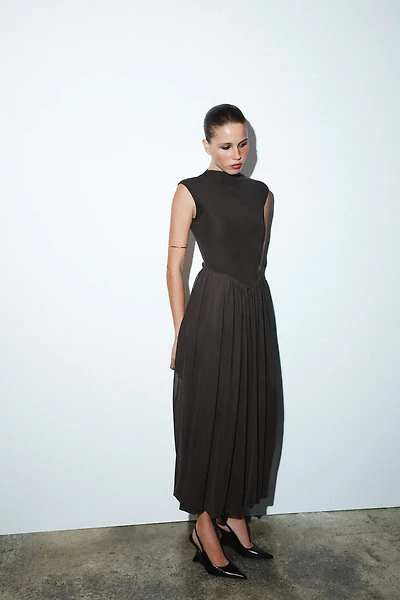 ROBE LONGUE AVEC TULLE
