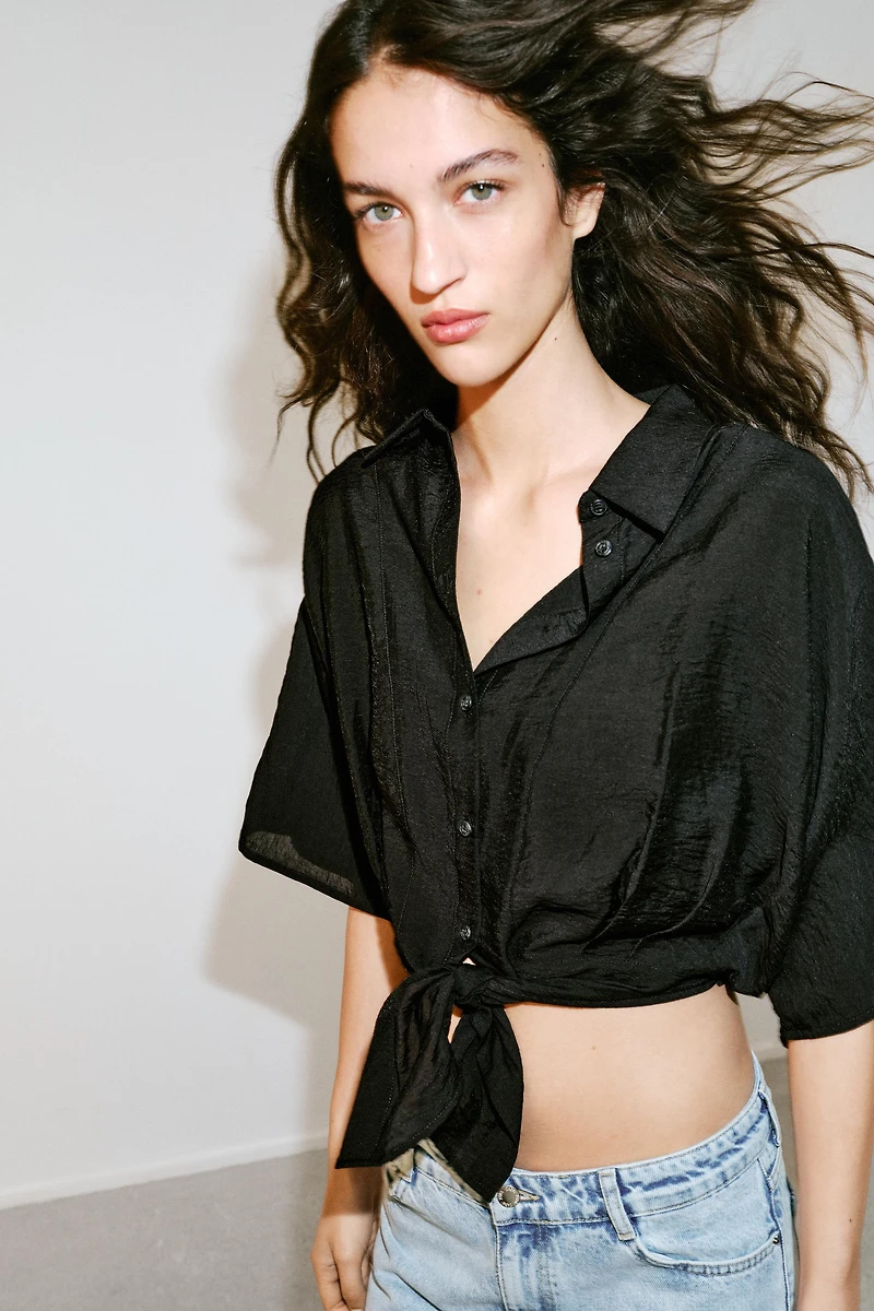 SHORT SLEEVE KNOTTED SHIRT