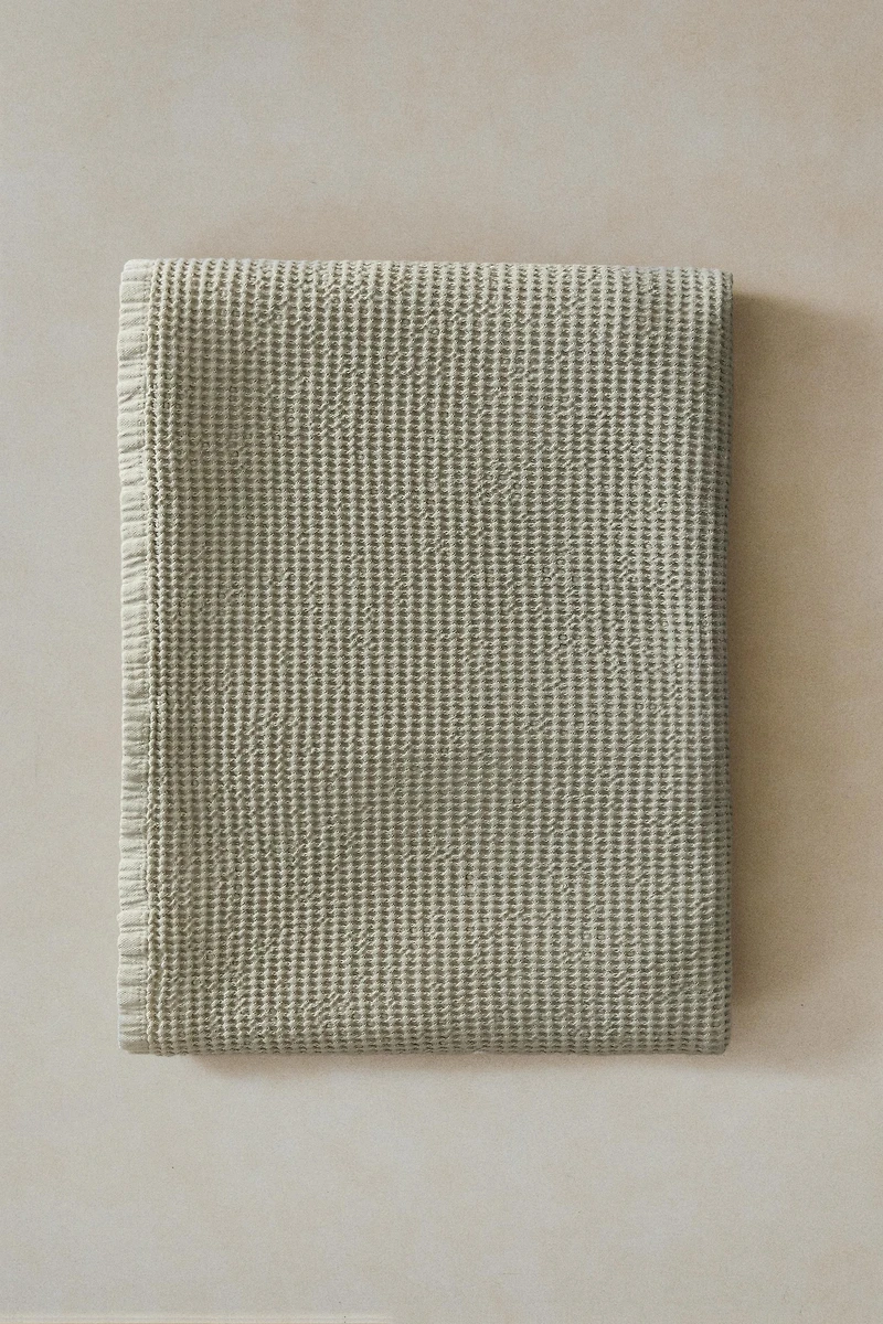 MINI WAFFLE-KNIT BATH TOWEL