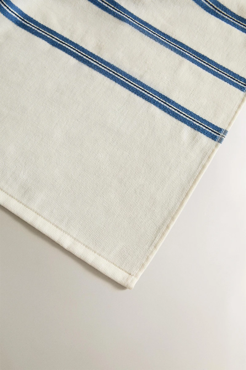 THIN STRIPED BEACH TOWEL