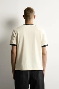 T-SHIRT CÔTELÉ IMPRIMÉ À CONTRASTE