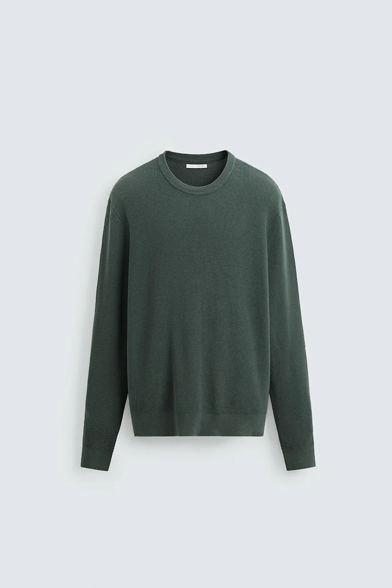 REGULAR FIT TEXTURED SWEATER