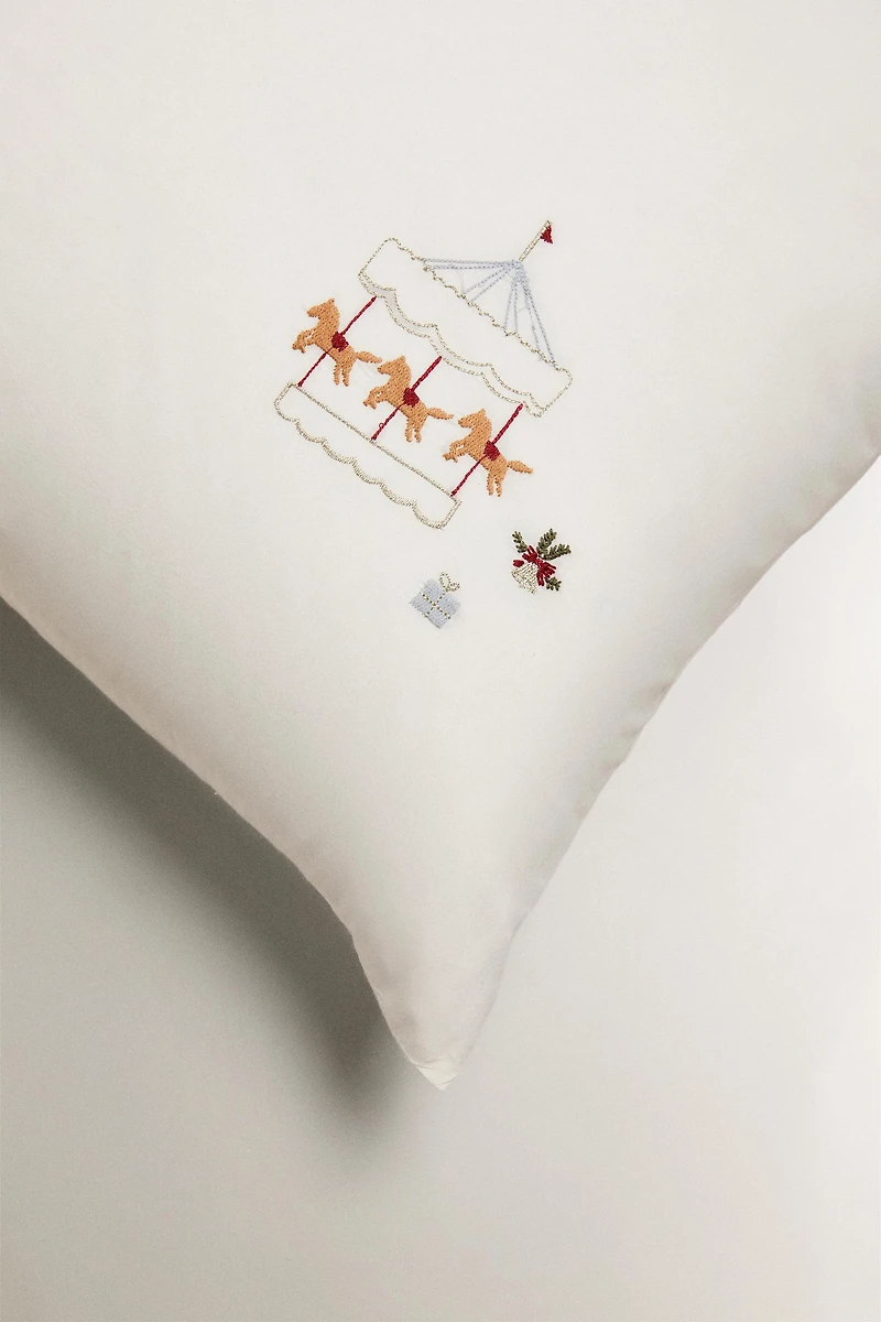 CHILDREN'S CHRISTMAS FIGURE PILLOWCASE