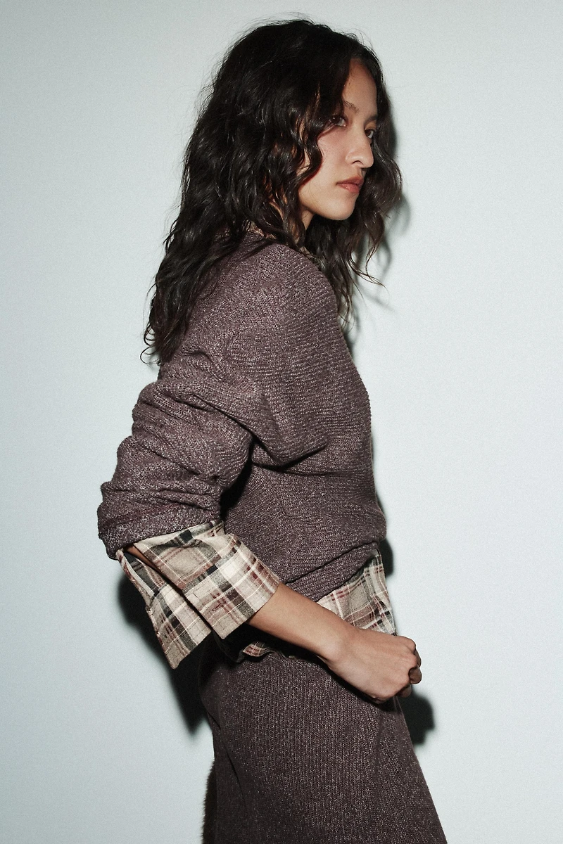 SOFT LONG SLEEVE SWEATSHIRT