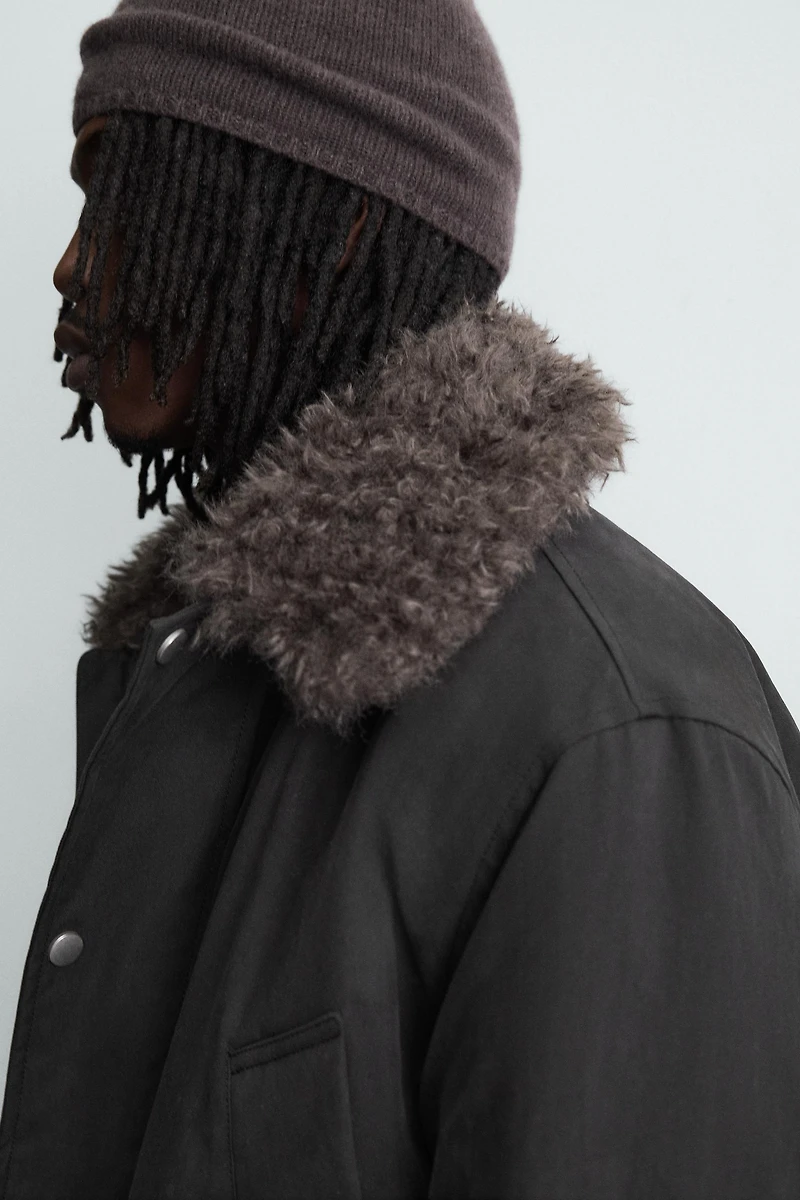 PARKA À COL AMOVIBLE EN MATIÈRES VARIÉES