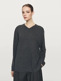 100% cashmere oversize V-neck sweater