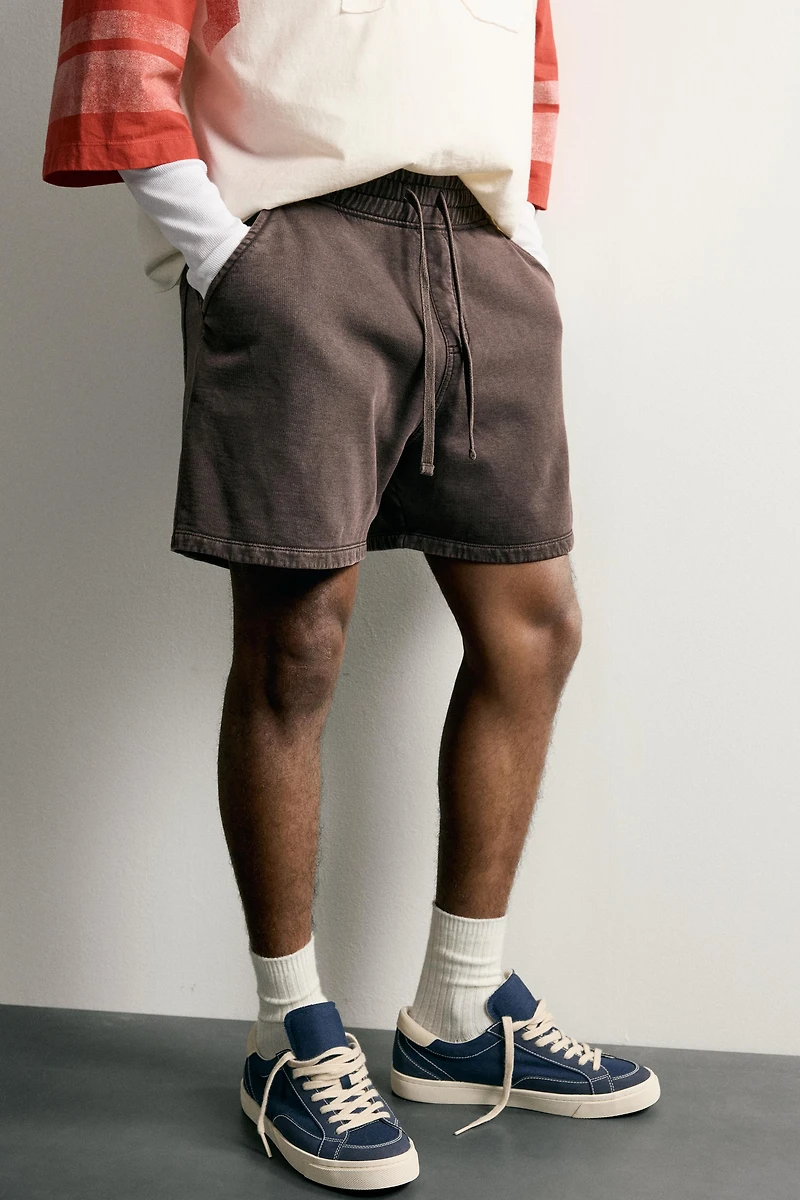 WASHED SWEAT SHORTS