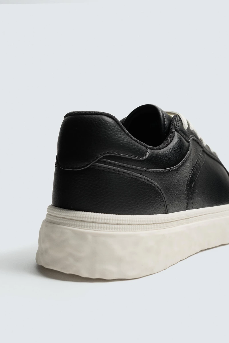 CHUNKY SNEAKERS