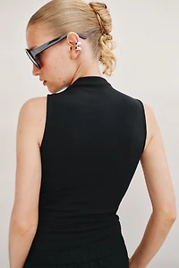 SLEEVELESS TOP