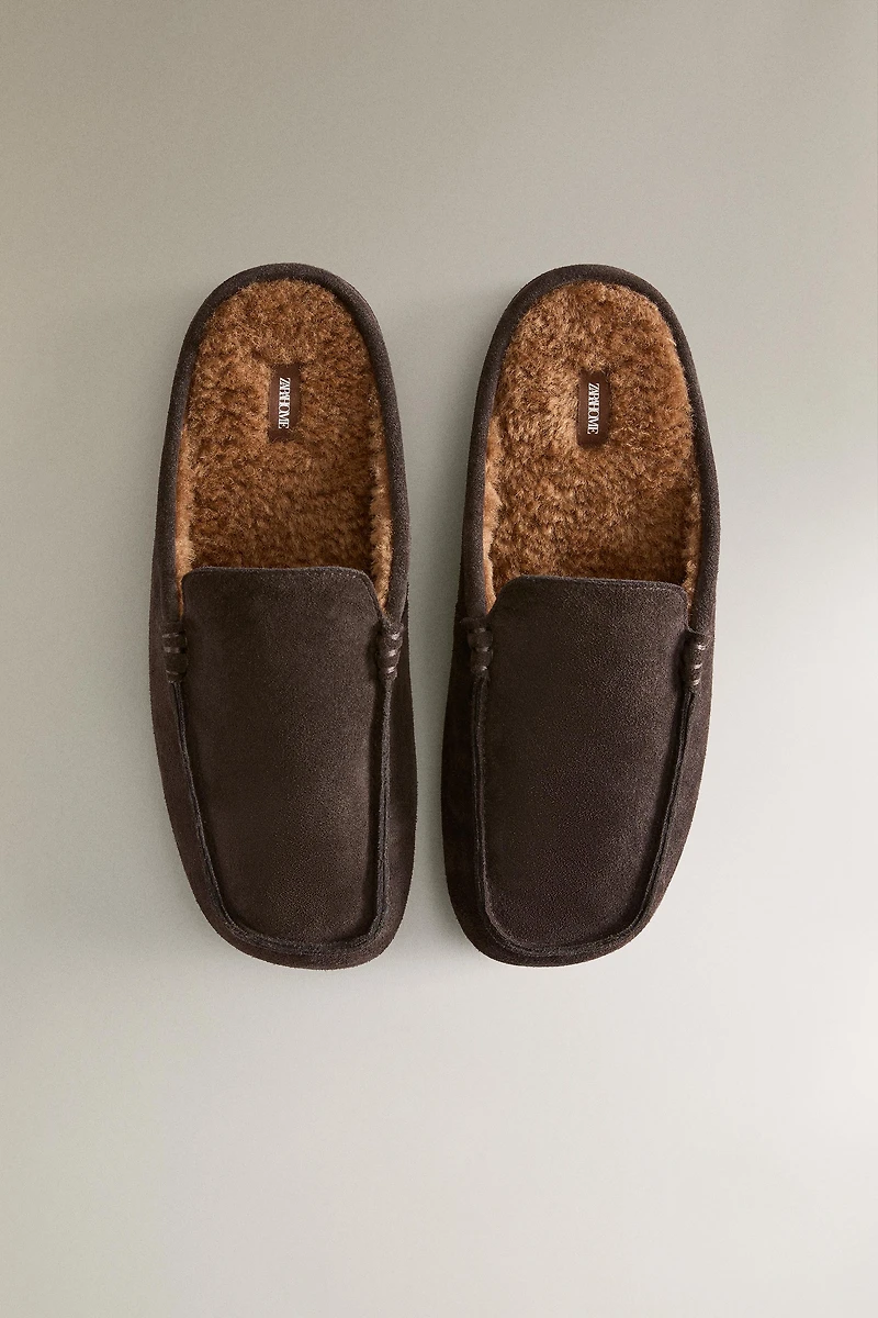 MOCASSIN OUVERT À L'ARRIÈRE EN CUIR CHAUD