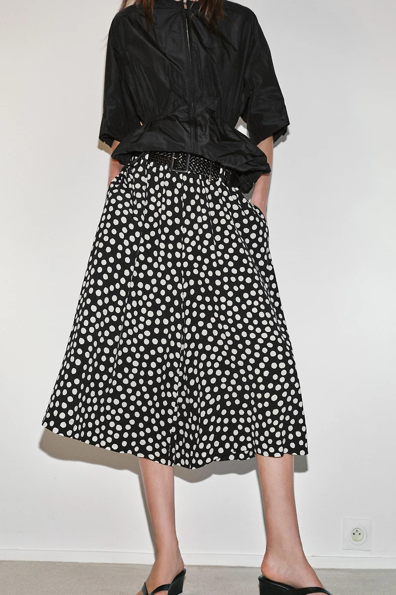 PANTALON JUPE-CULOTTE À POIS AVEC CEINTURE