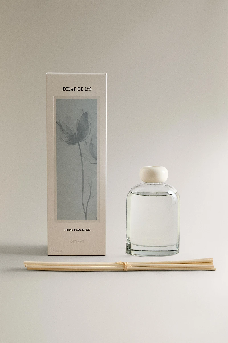 (8.45 oz) ÉCLAT DE LYS SCENTED REED DIFFUSER