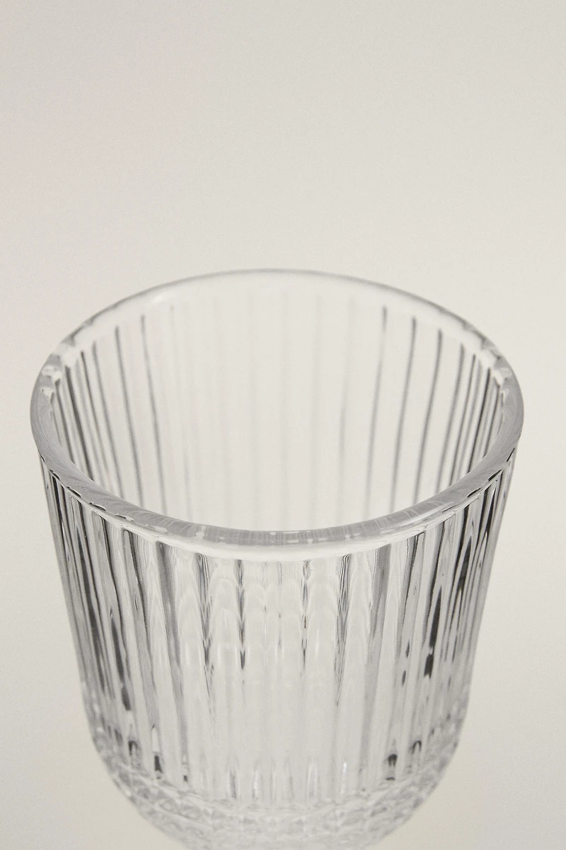 GEOMETRIC RAISED GLASS