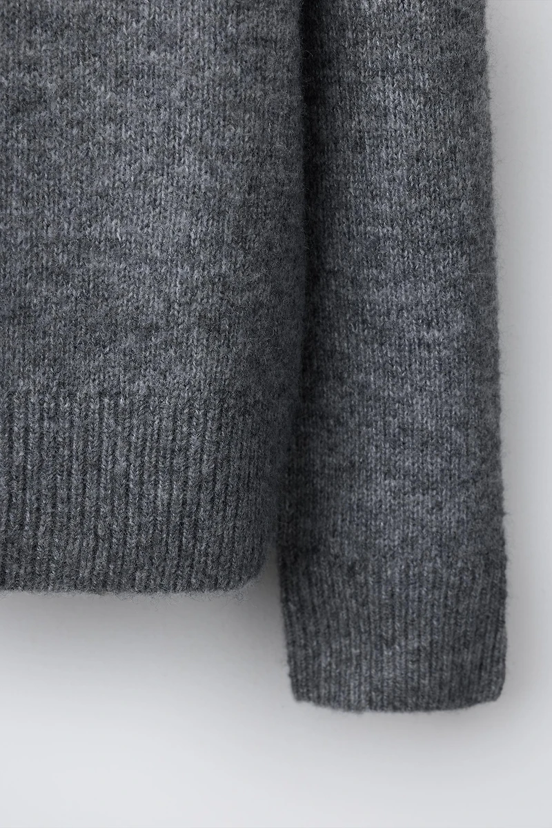 PLAIN KNIT TURTLENECK SWEATER