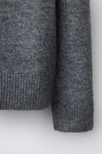 PLAIN KNIT TURTLENECK SWEATER