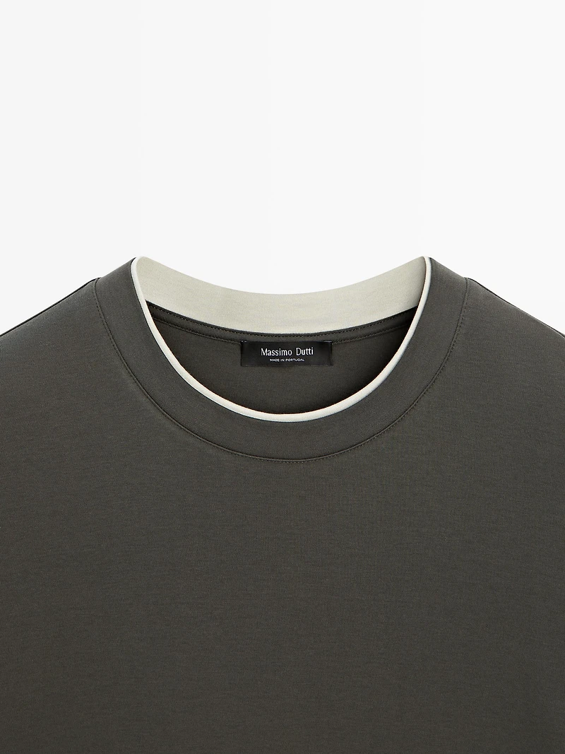 100% cotton T-shirt with contrast neckline
