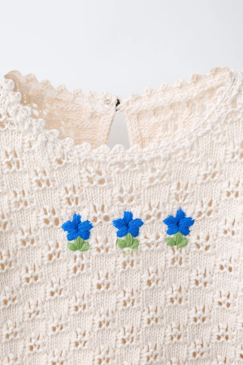 EMBROIDERED CROCHET KNIT TOP