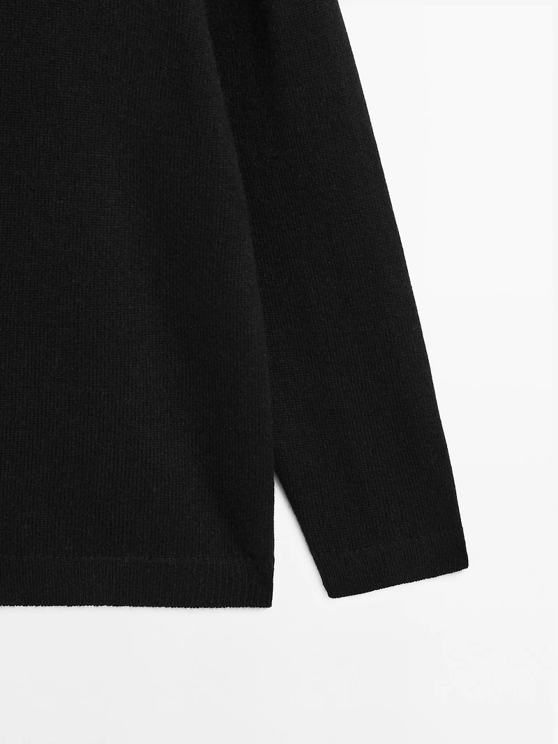 100% cashmere oversize V-neck sweater