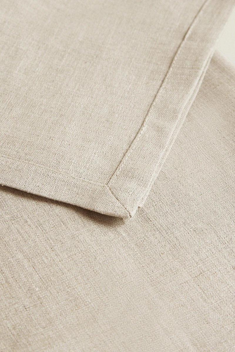 SET OF PLAIN-COLORED LINEN NAPKINS