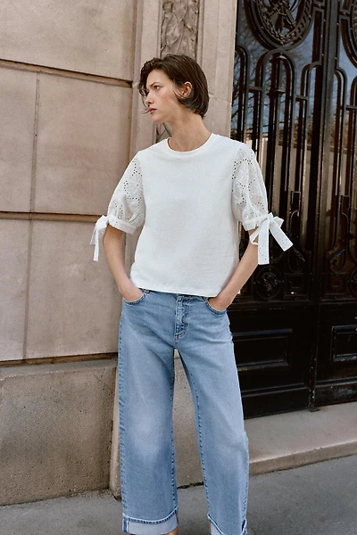 EMBROIDERED T-SHIRT