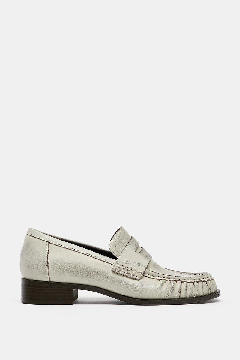RUFFLED LEATHER LOAFERS