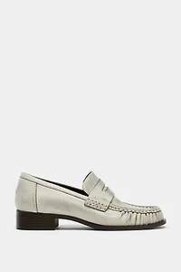 RUFFLED LEATHER LOAFERS