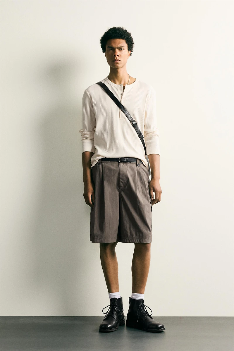 RELAXED FIT PLEATED CARGO SHORTS