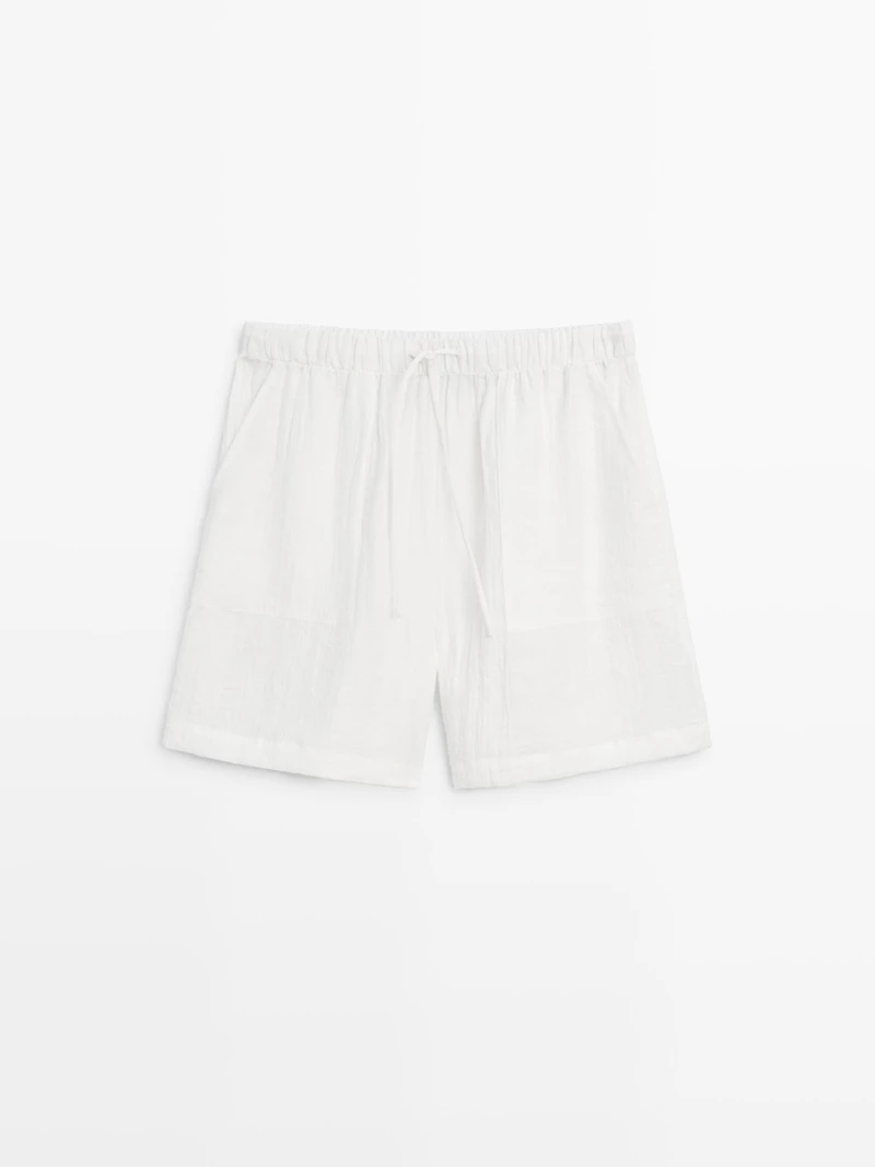 Short flowing Bermuda shorts