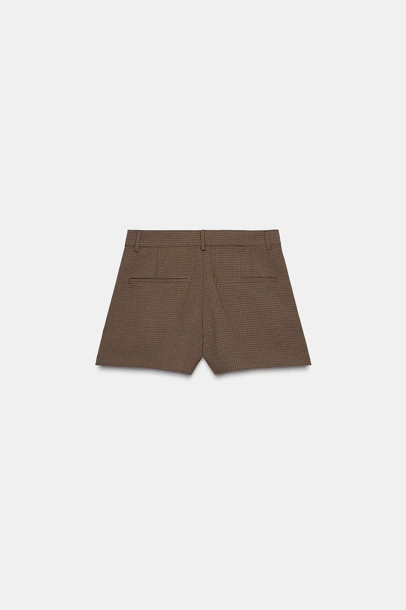 PLEATED BUTTON SHORTS