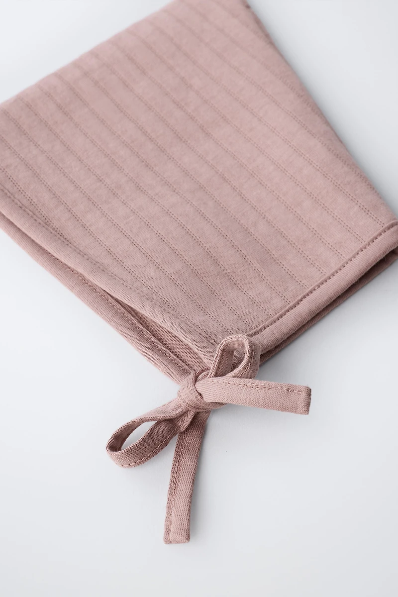 BONNET MATELASSÉ
