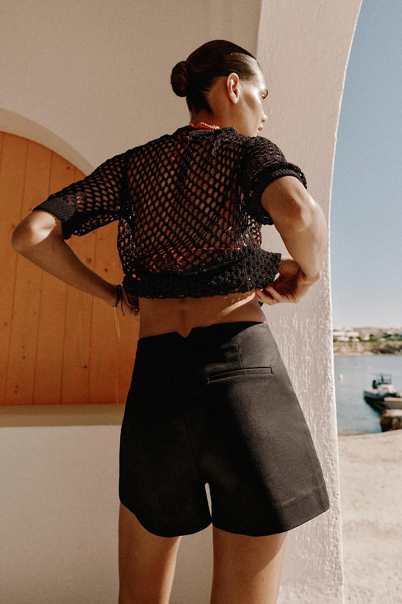 HIGH-WAISTED SHORTS