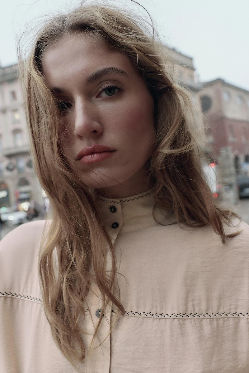 CONTRAST STITCH BALLOON TOP