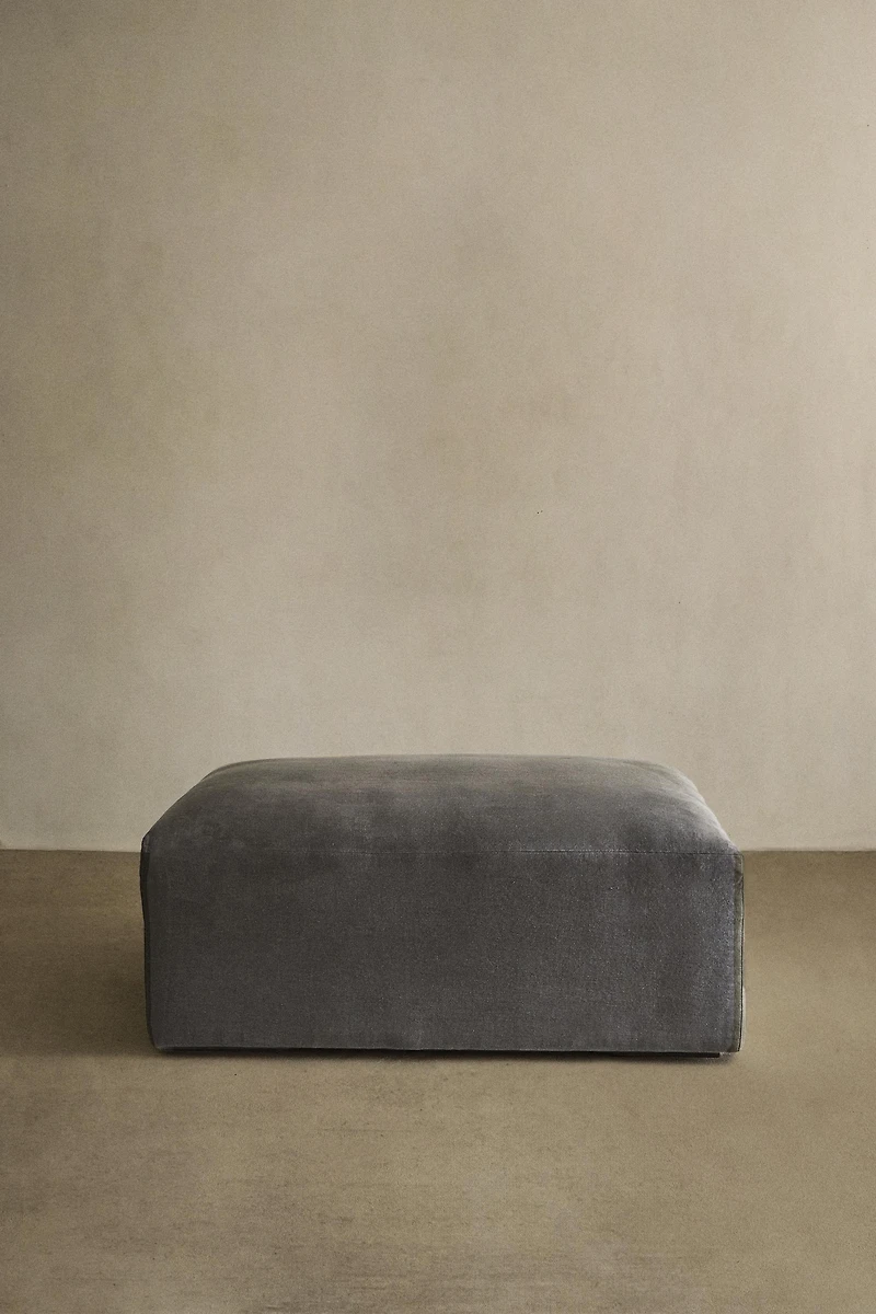 WASHED LINEN POUF