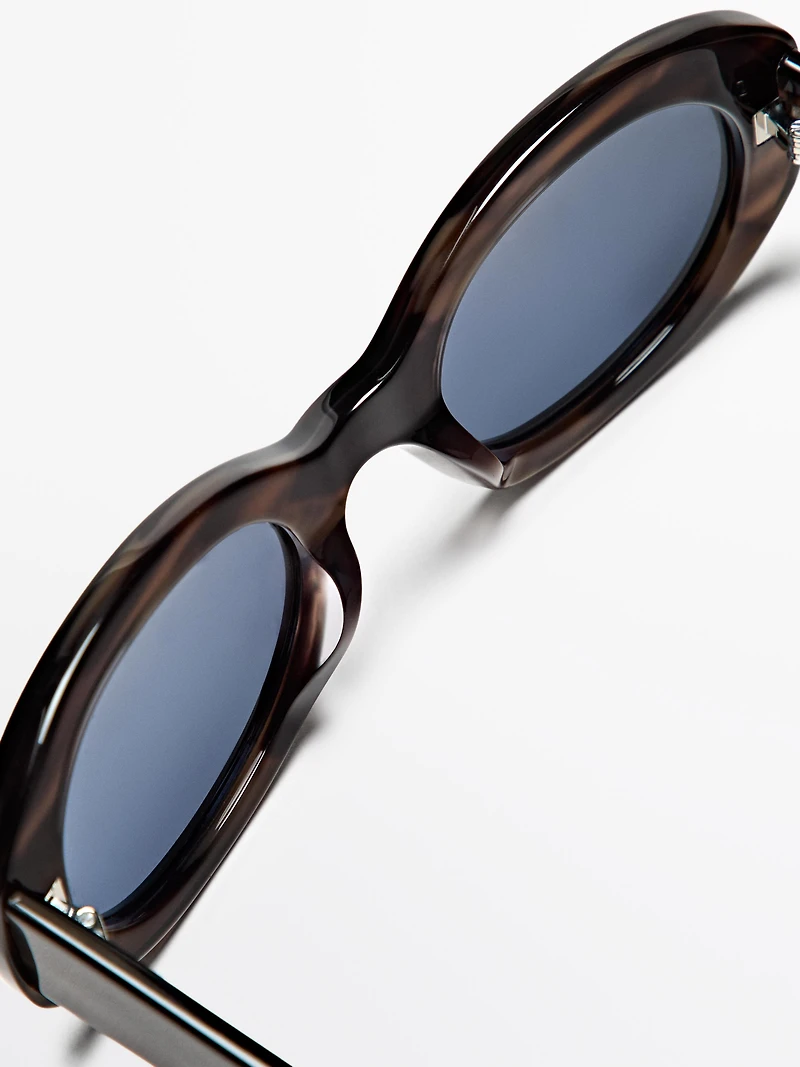 Oval sunglasses