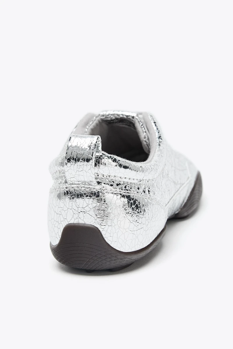 METALLIC-EFFECT RUNNING SHOES