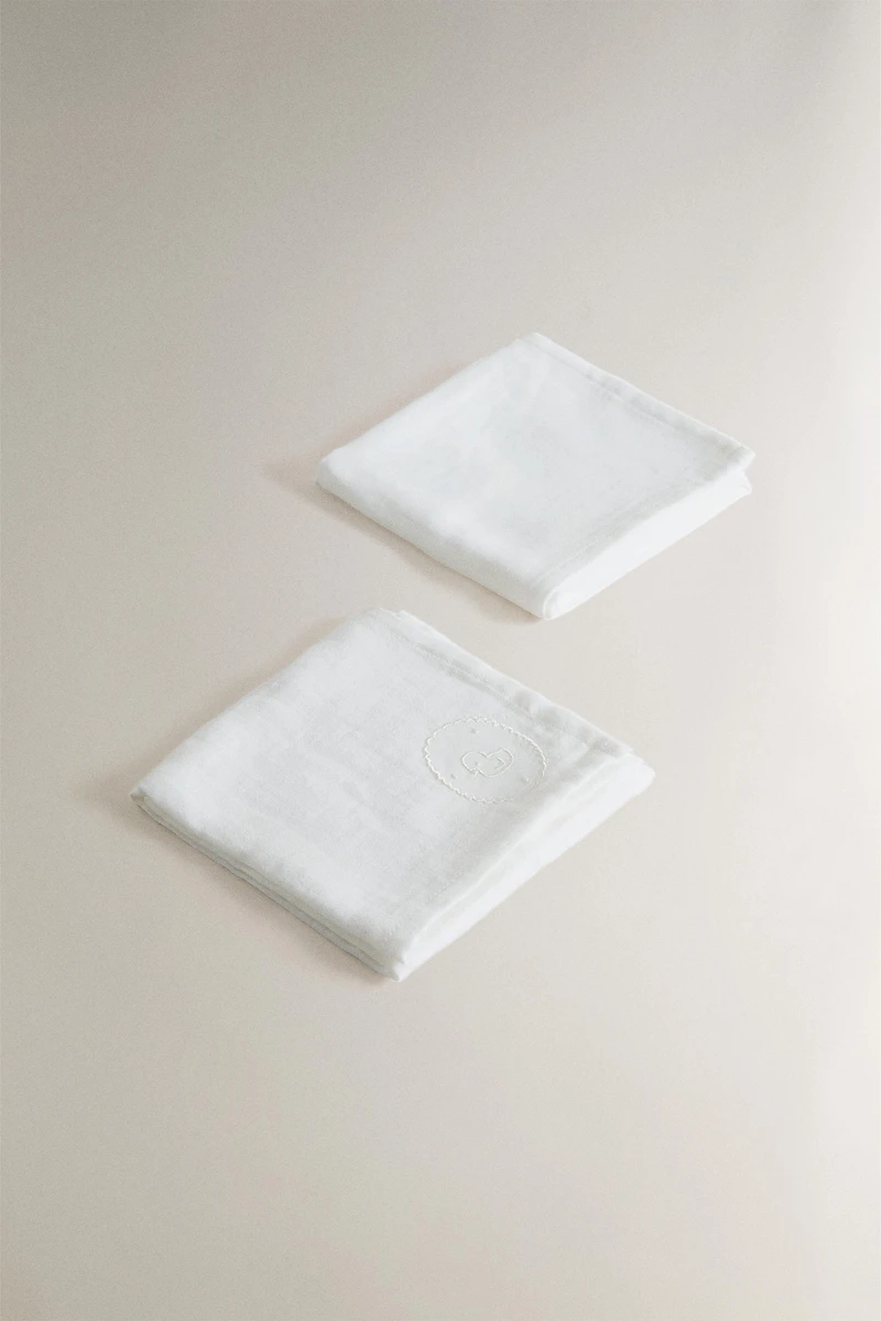 BABY EMBROIDERED MUSLIN CLOTH PACK (PACK OF 2)