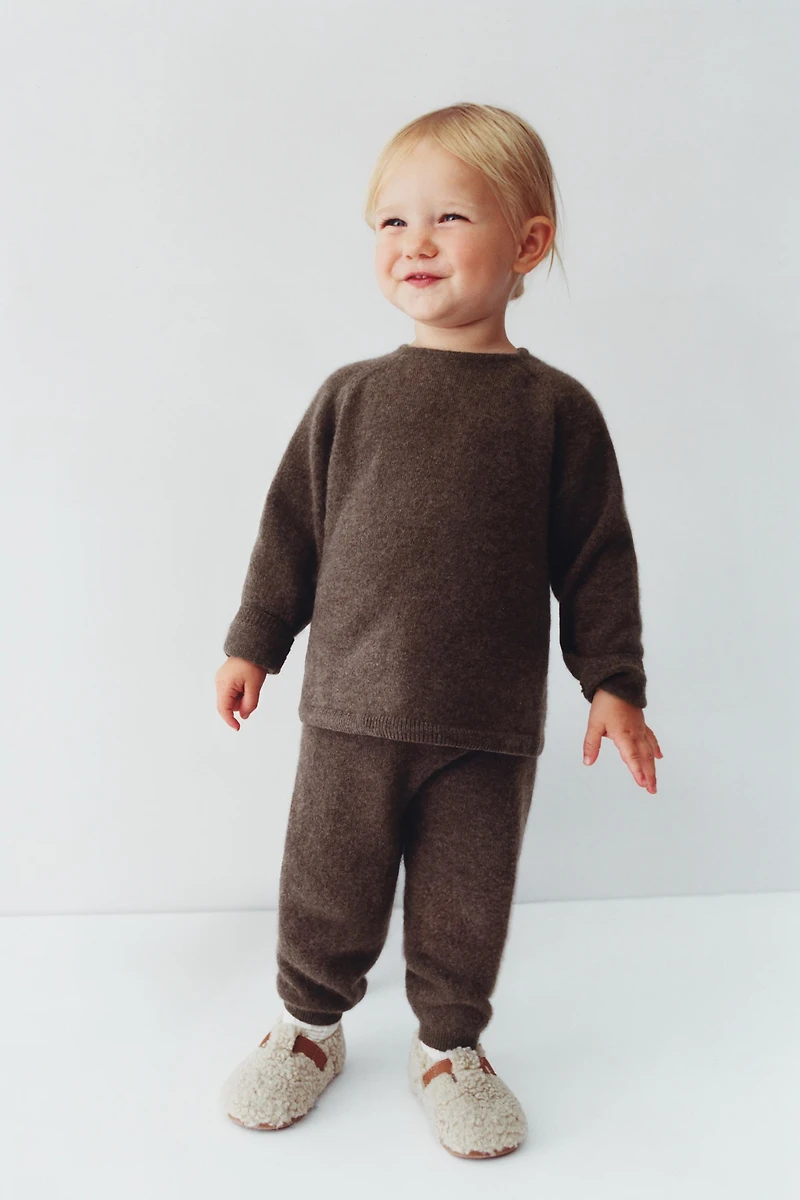 100% CASHMERE SWEATER