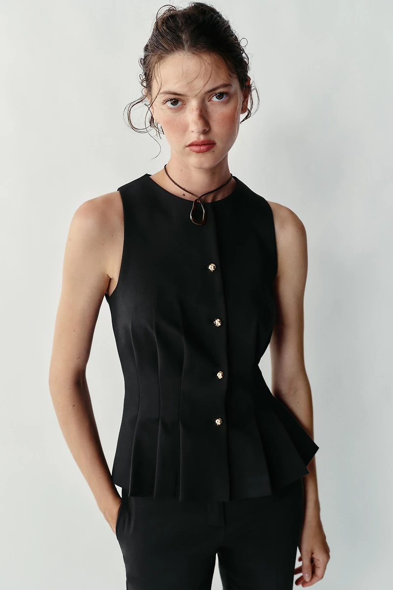 PLEATED VEST