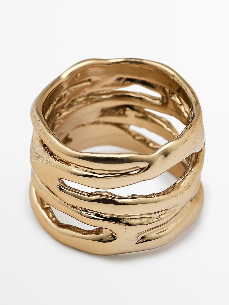 Irregular ring