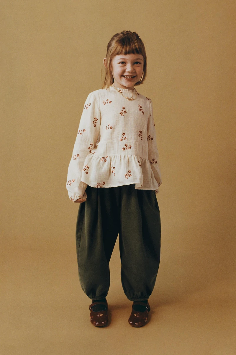 LACE EMBROIDERED FLOWER BLOUSE