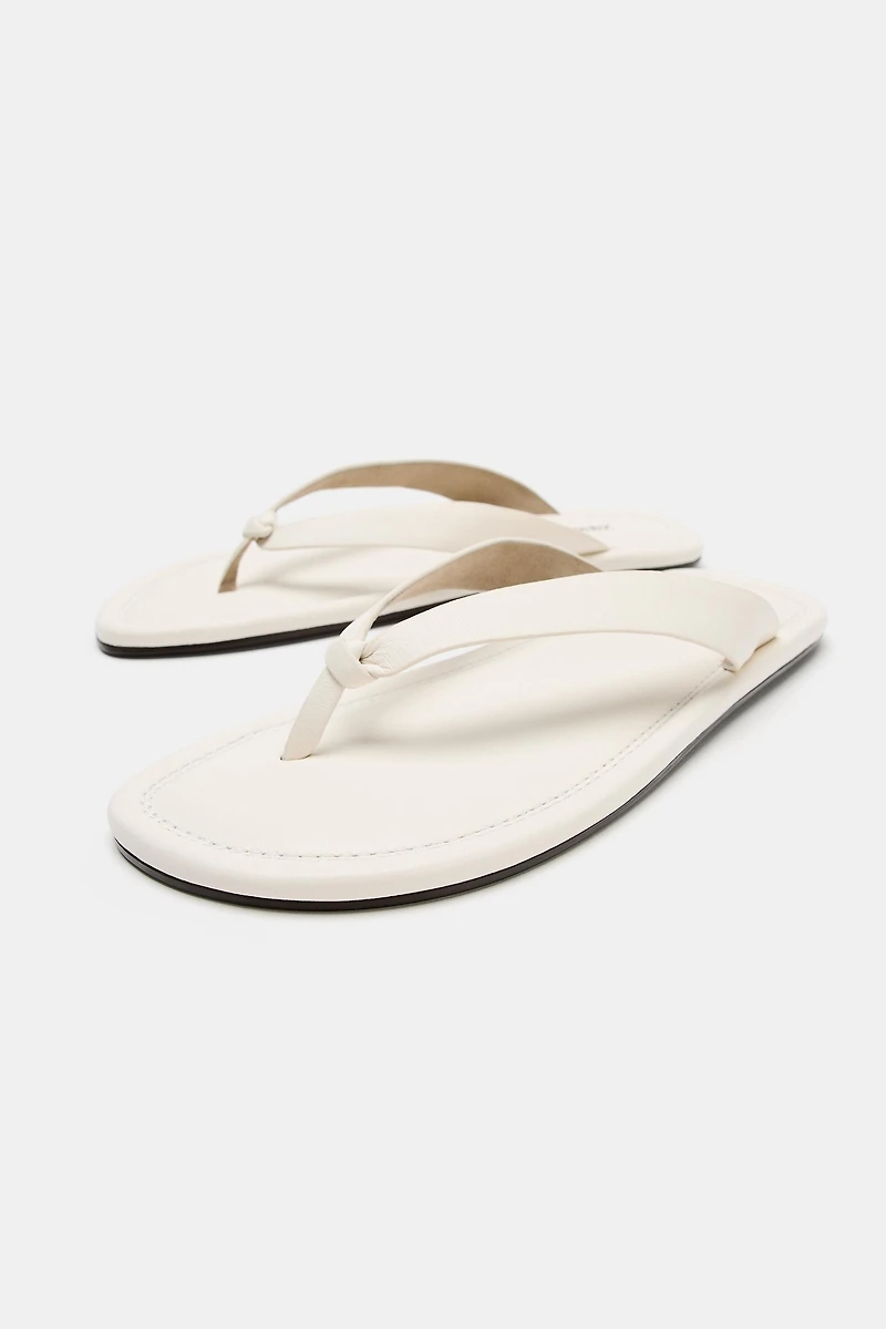 LEATHER FLAT SANDALS