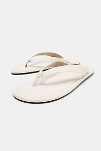 LEATHER FLAT SANDALS
