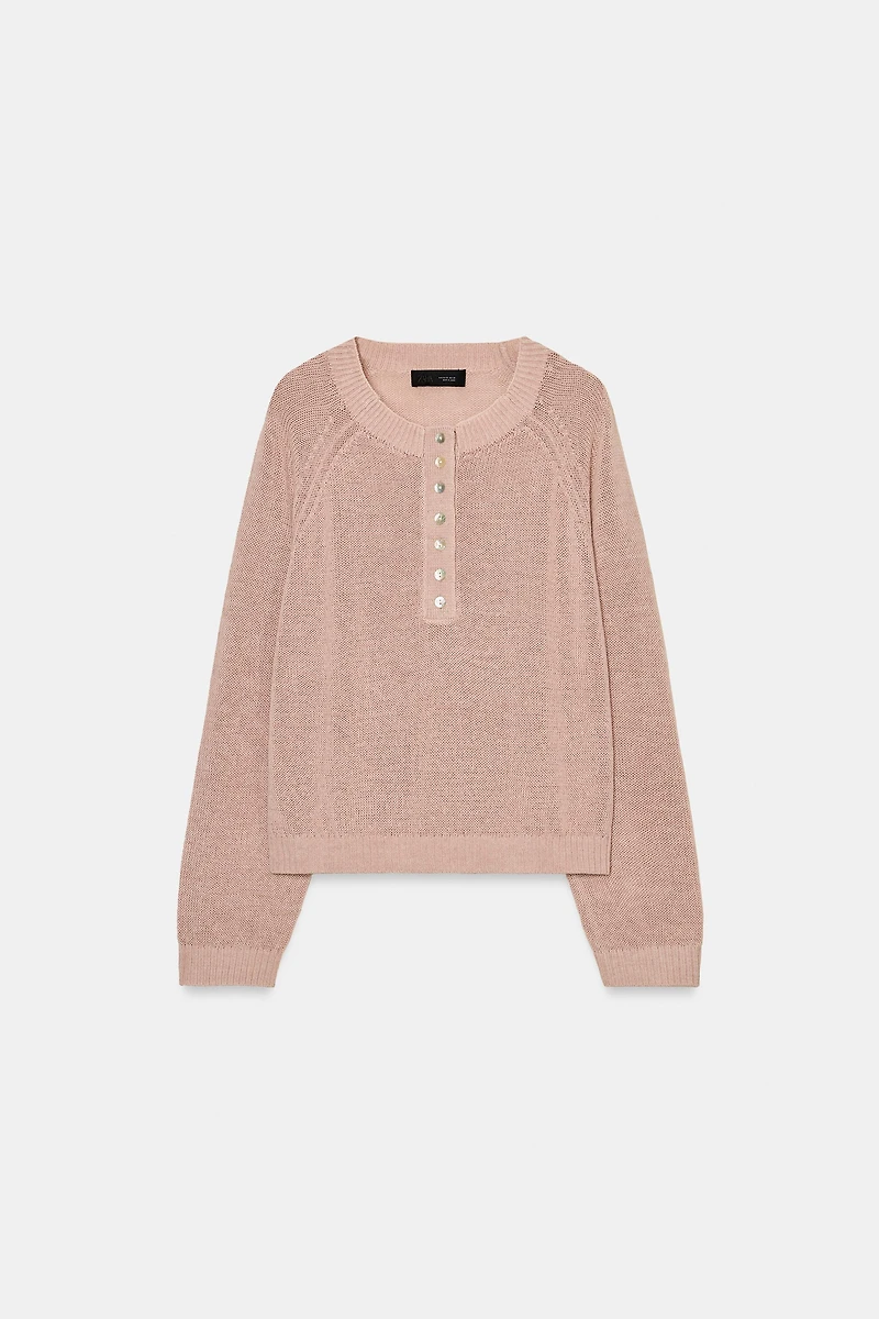 PULL EN MAILLE À BOUTONS