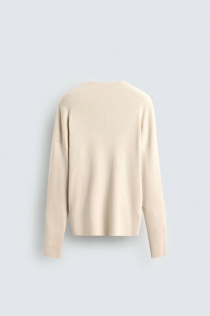 RELAXED FIT TEXTURED SWEATER