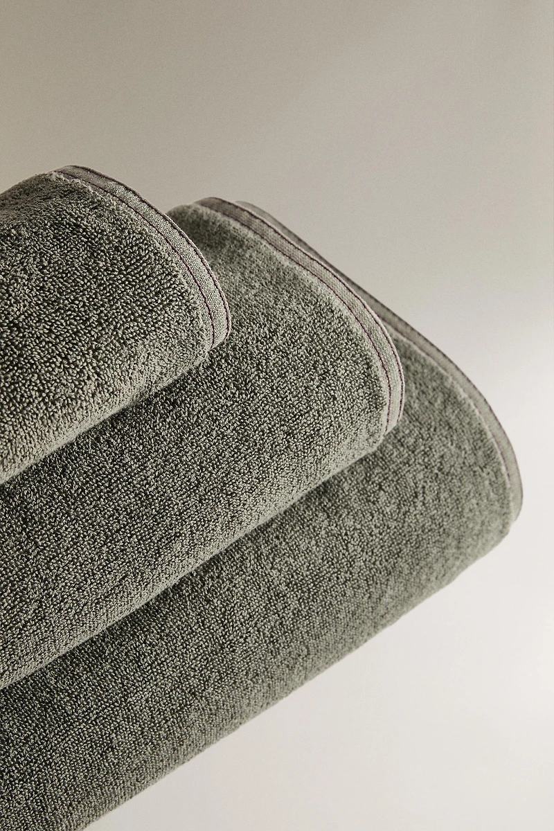 SERVIETTE DE BAIN DOUBLE SURPIQÛRE