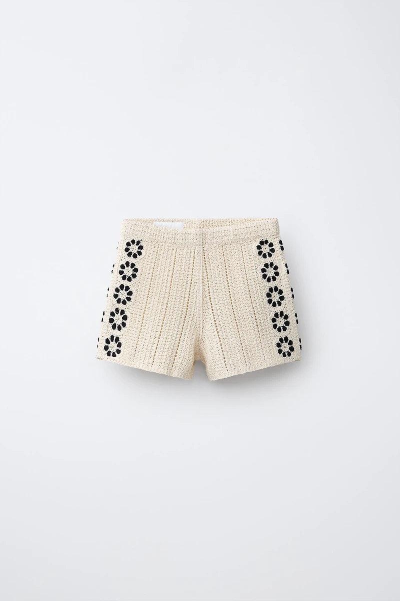 SHORT EN MAILLE À FLEURS CROCHET