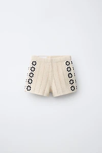 SHORT EN MAILLE À FLEURS CROCHET