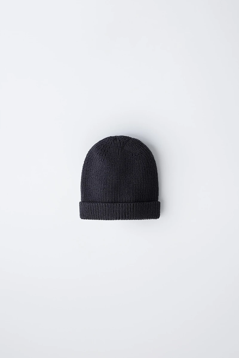 BONNET EN MAILLE PERLÉE
