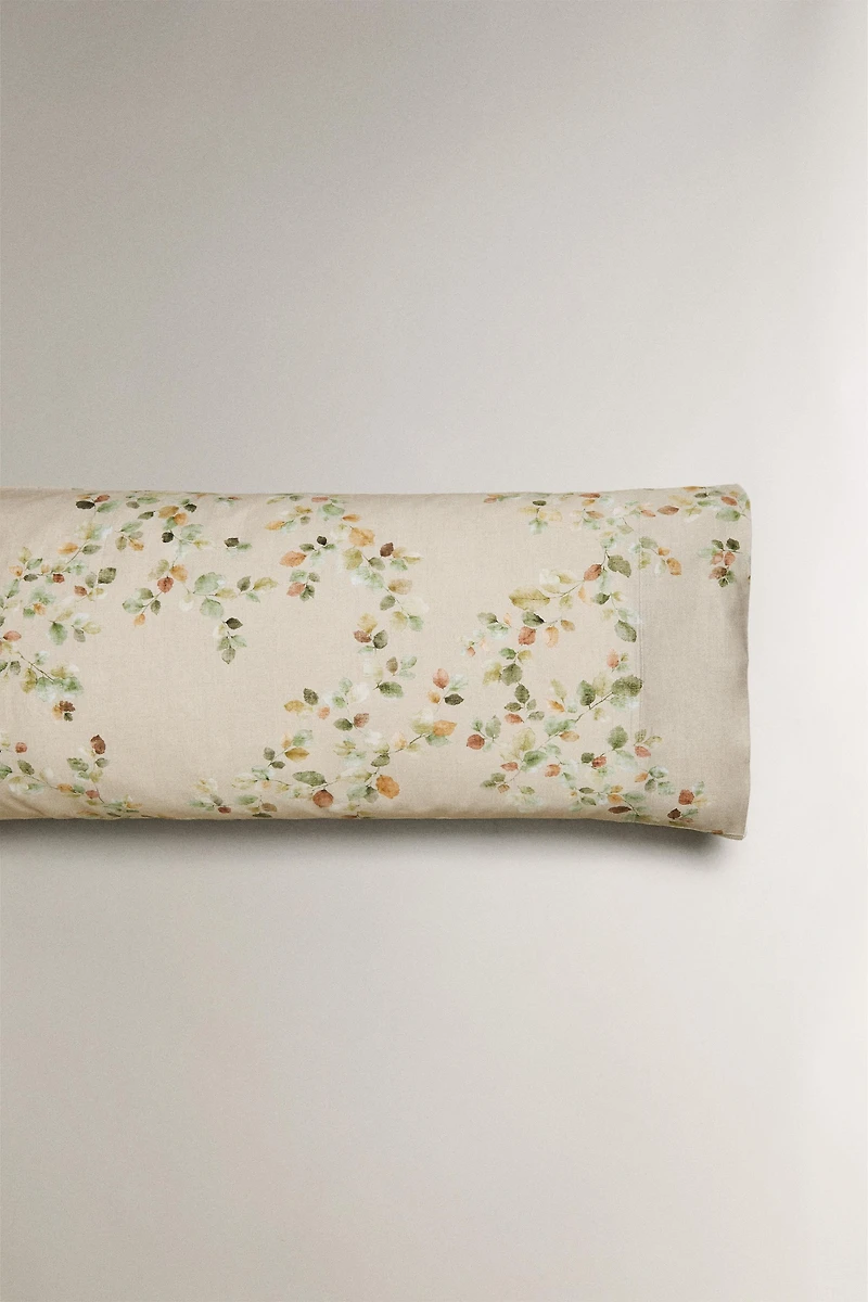 TAIE D’OREILLER SATIN IMPRIMÉ FEUILLES