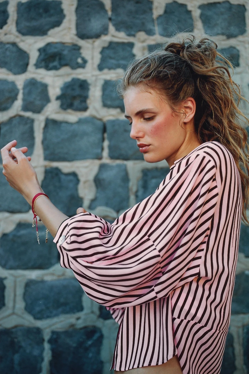 STRIPED BALLOON SLEEVE SHIRT